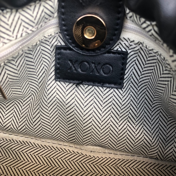 XOXO Soft Vegan Leather can wear in two ways Tote Purse & Crossbody Bag. - Picture 9 of 10